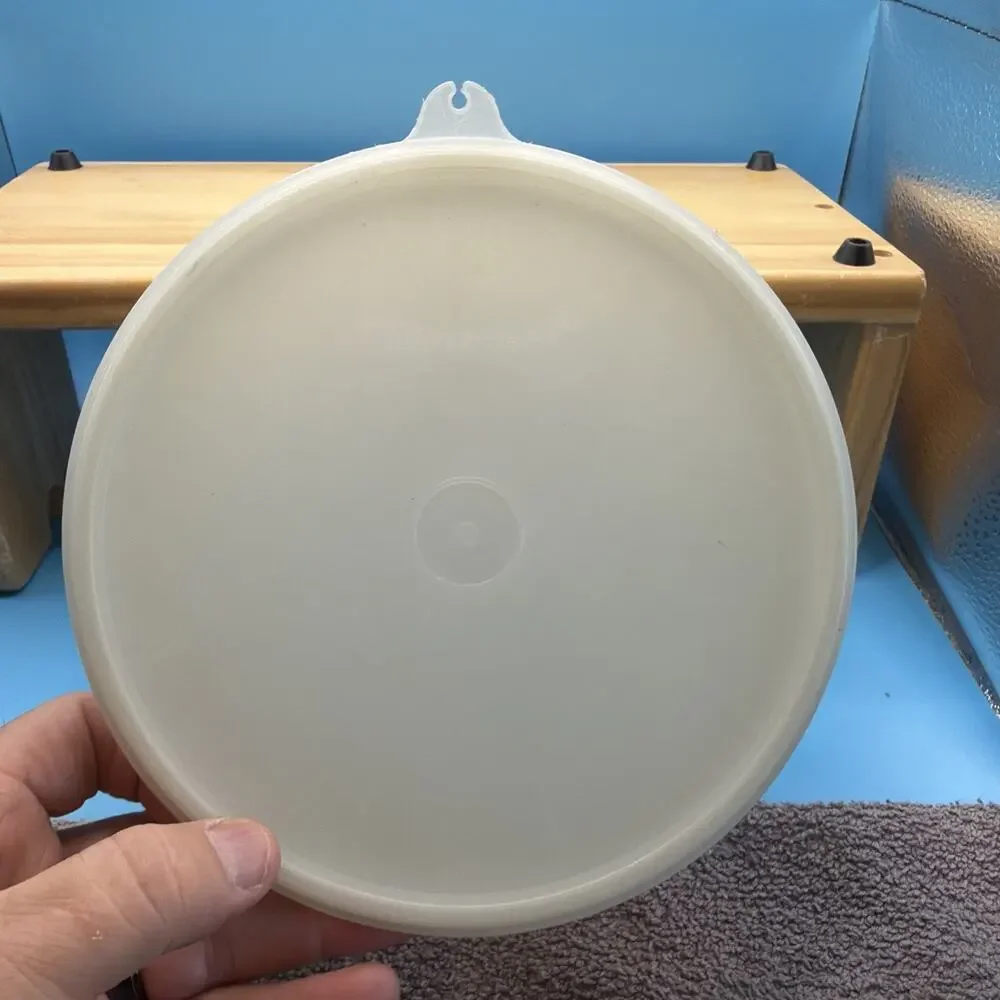 Tupperware Vintage Mixing Bowl With Lid. 271-3 Bowl 228-19 Lid.